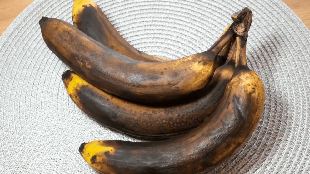 Evita que las bananas queden así en simples pasos.