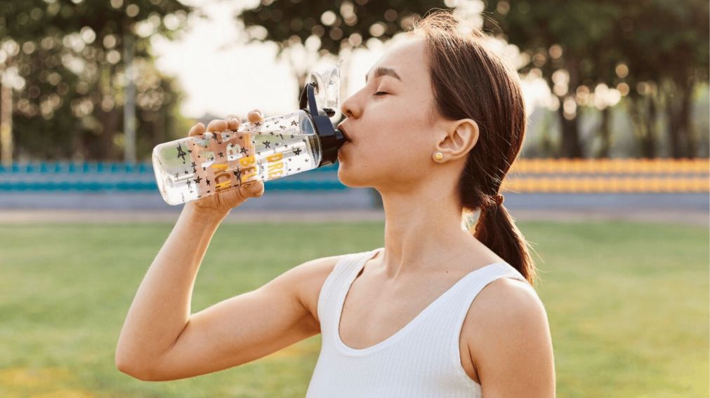 La correcta hidrataci�n es clave para enfrentar el calor extremo: mir� cu�nta agua ten�s que tomar seg�n tu edad para prevenir la deshidrataci�n (Imagen ilustrativa).