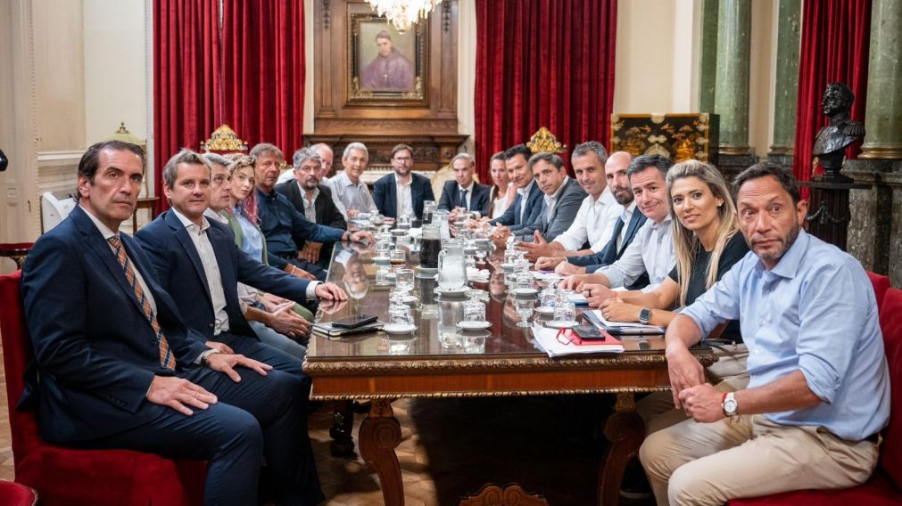 Mart�n Menem se reuni� con bloques dialoguistas en el Congreso por las sesiones extraordinarias.