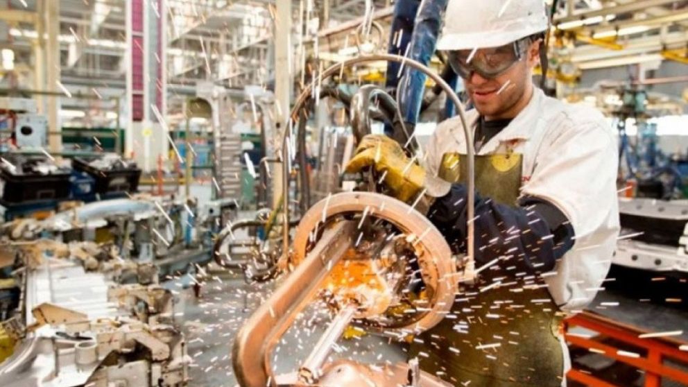 "LA INDUSTRIALIZACIÓN LOCAL PODRÍA GENERAR MAYORES INGRESOS Y FOMENTAR LA CREACIÓN DE EMPLEO", DICE EL REPORTE.