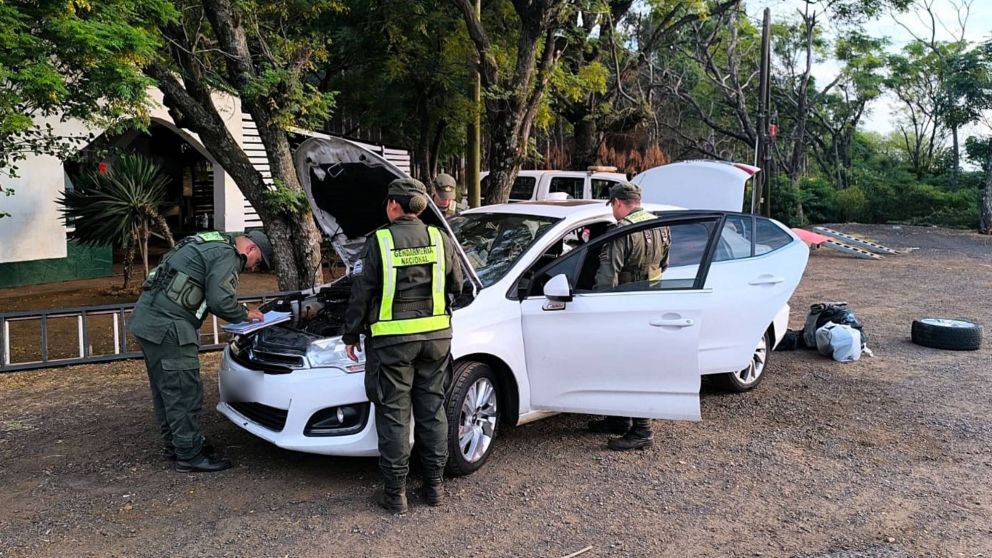 ¡VIDEO! Se hizo el turista, pero escondía 695 pastillas de éxtasis
