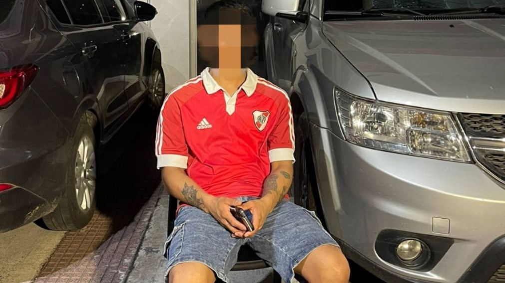 Está involucrado en el secuestro extorsivo de dos menores y fue a la cancha: así lo capturaron