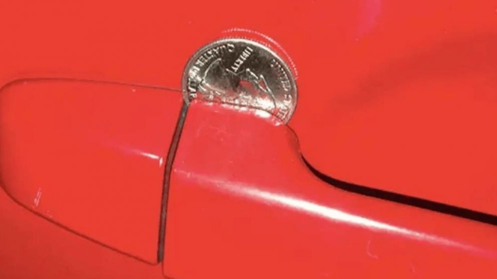 El truco de la moneda, la nueva modalidad de los roba autos
