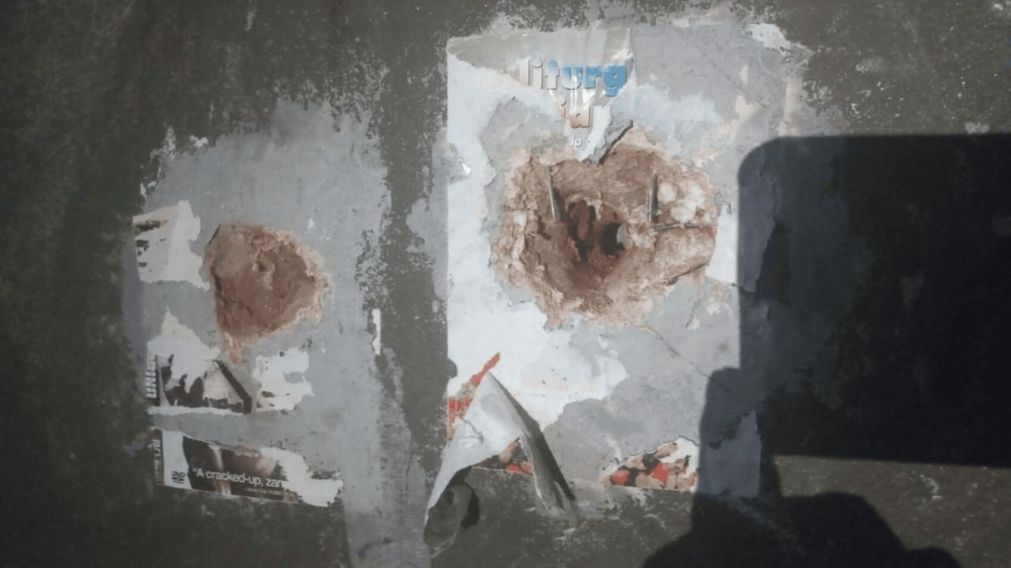 Efectivos de la Policía descubrieron el inicio de un boquete en una alcaidía de Villa Lugano (Imagen Policía de la Ciudad).