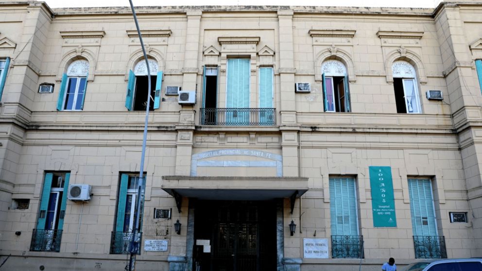 Dos hermanos se pelearon y uno qued� internado con quemaduras.
