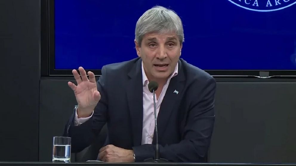 El ministro de Economía, Luis Caputo espera al Fondo confiado.