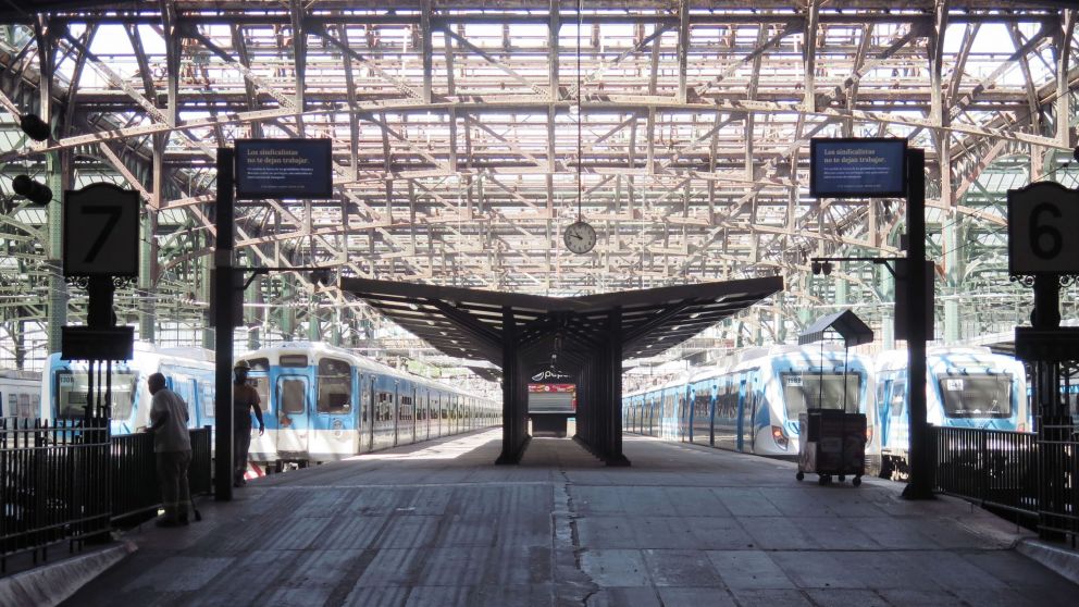 La medida de fuerza afectará a las seis líneas de trenes del AMBA.