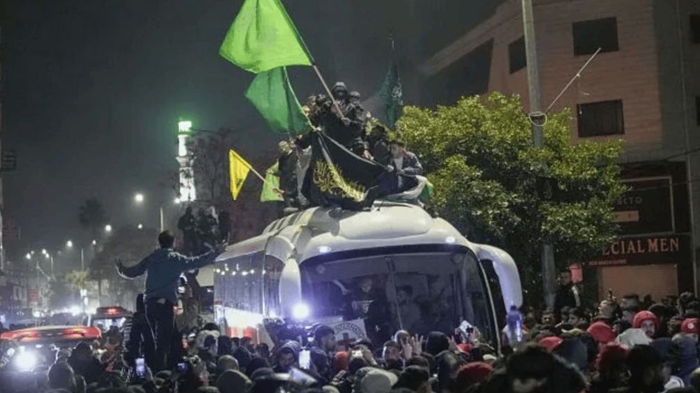 Israel liberó a 90 prisioneros palestinos en medio del acuerdo con Hamas (Imagen AP).