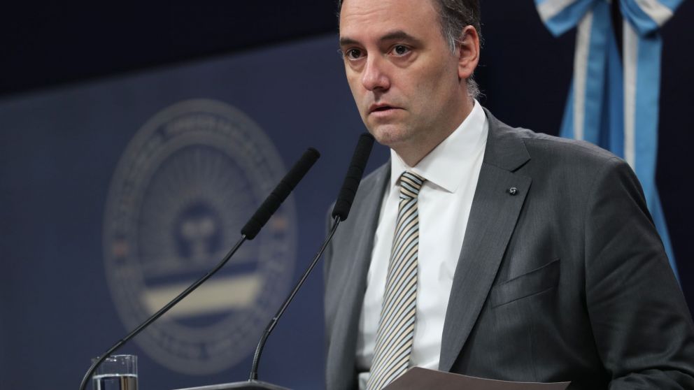 El vocero Manuel Adorni afirmó que está en evaluación el posible veto a la Ley de Financiamiento Universitario.