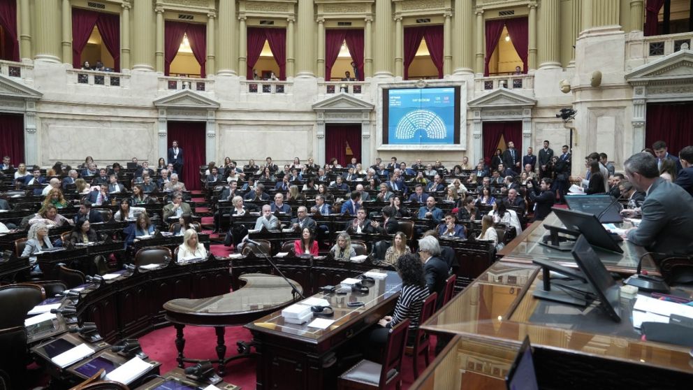 La Libertad Avanza evitó las sanciones para diputados que visitaron a genocidas.