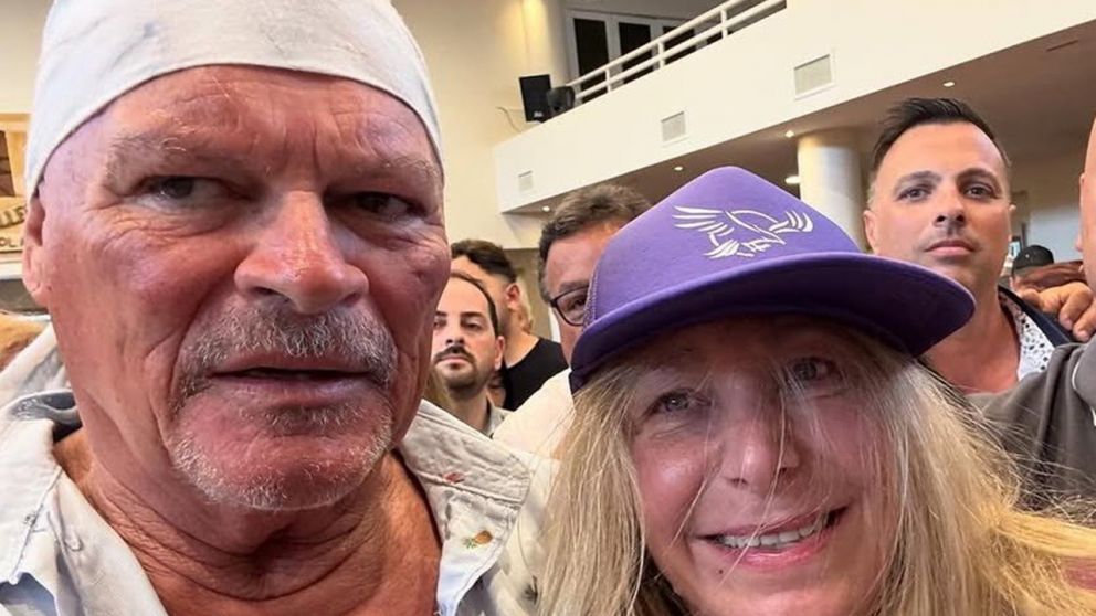 Alfa de Gran Hermano participó de un encuentro de La Libertad Avanza en Mar del Plata y se sacó una foto con Karina Milei.