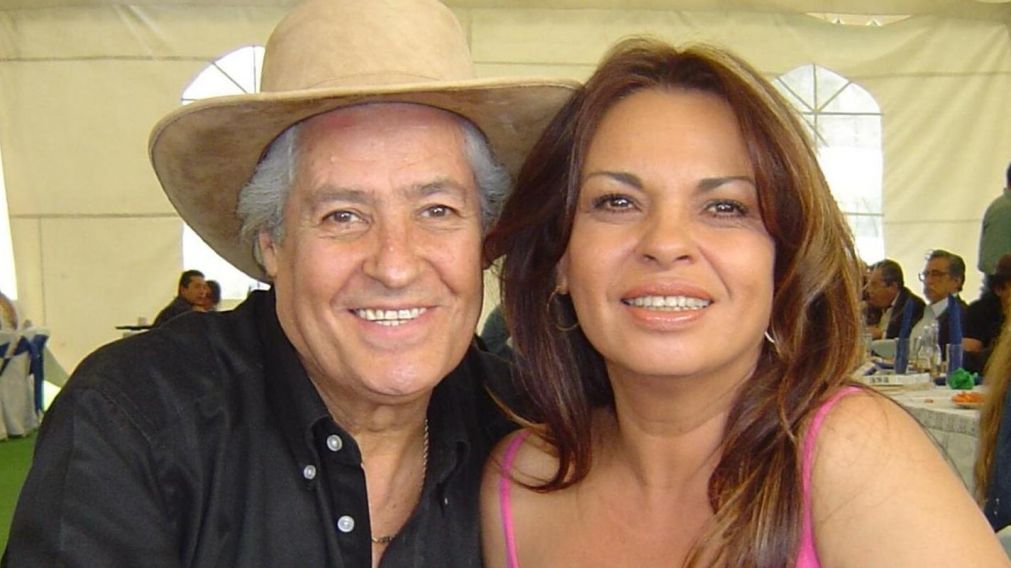 Iliana de la Garza, con su pareja Mario Casillas (Facebook).