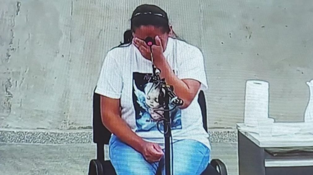 Yoselín Rojas Gaspar no pudo contener el llanto durante su declaración (Gentileza Cba24n).