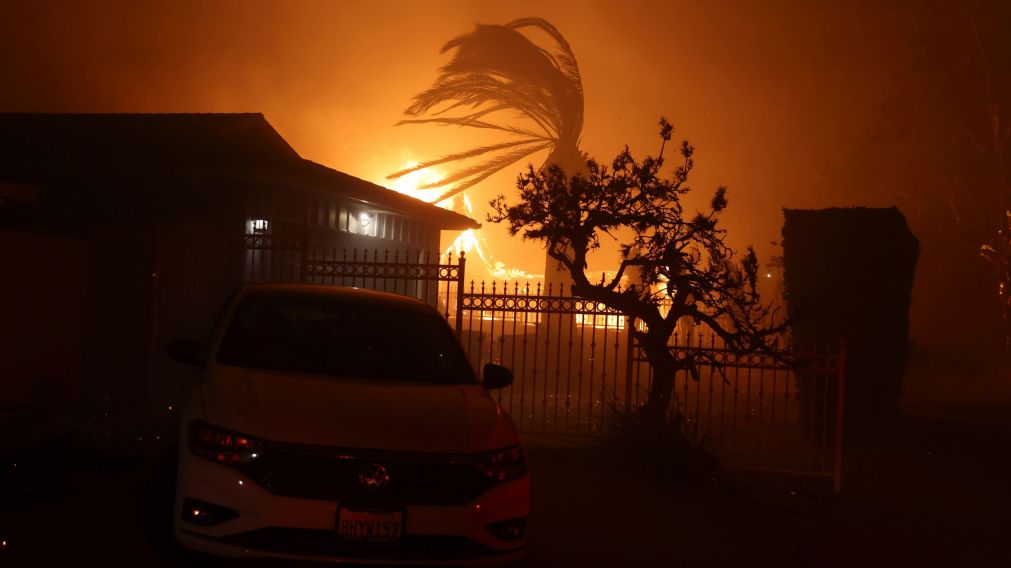 Ya son 16 los muertos por los incendios en Los Ángeles.
