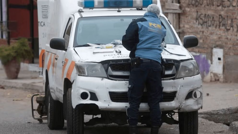 Los forenses trabajando en el lugar donde murió la adolescente.