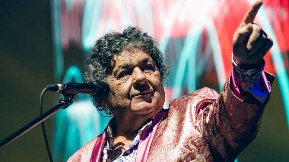 Rubén Cacho Deicas, el cantante de Los Palmeras, está internado en un sanatorio de Santa Fe.