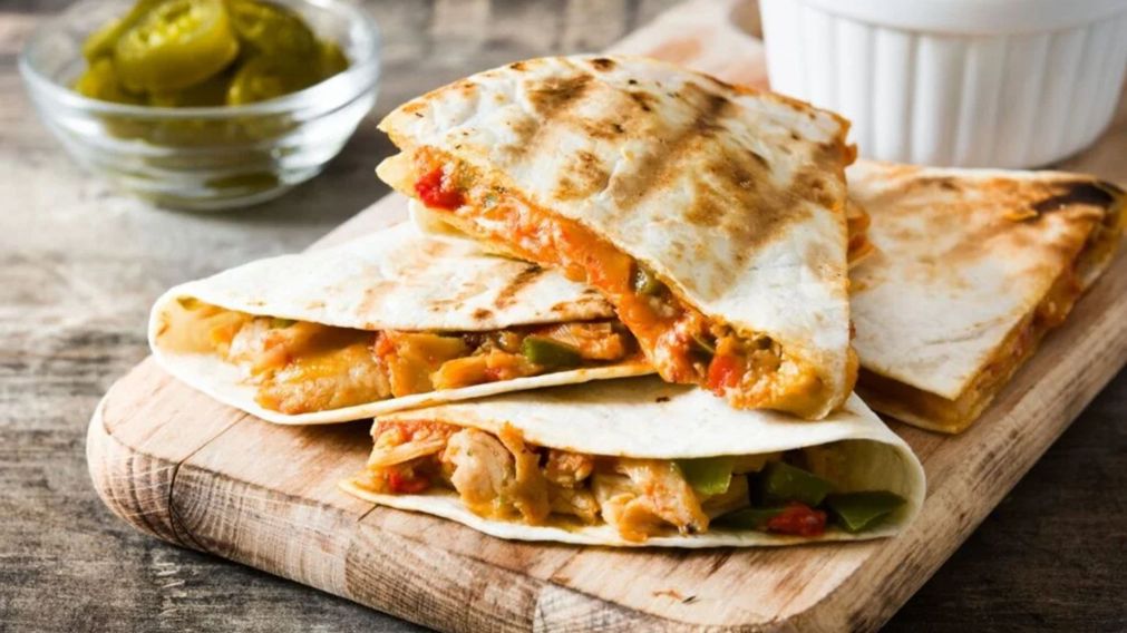¿No sabés qué hacer de almuerzo o cena? Prepará estas riquísimas quesadillas que solo llevan dos ingredientes.