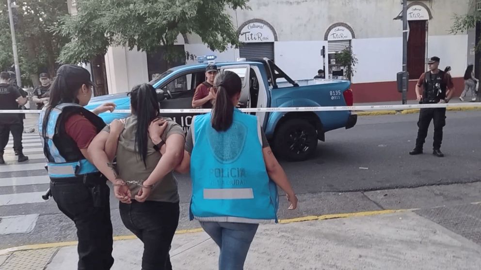 La mujer fue detenida con 17 kilos de droga.