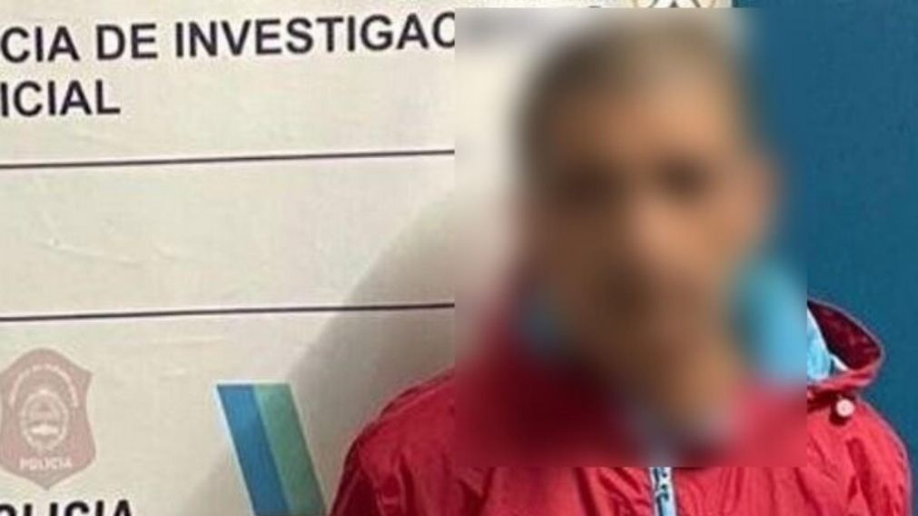 Este es el individuo que resultó capturado por los investigadores policiales.