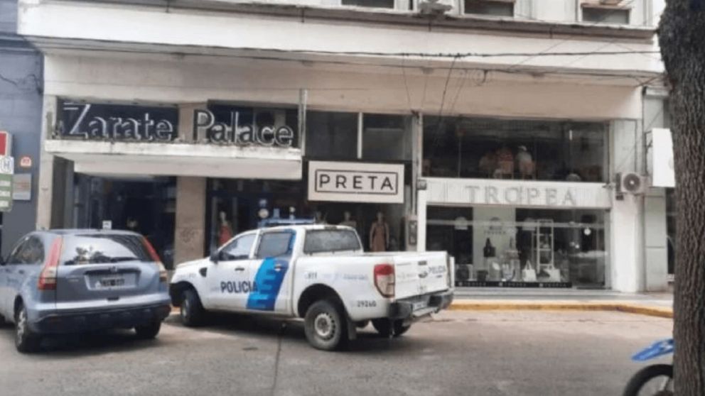 La agresora fue detenida, mientras que la víctima sigue internada.