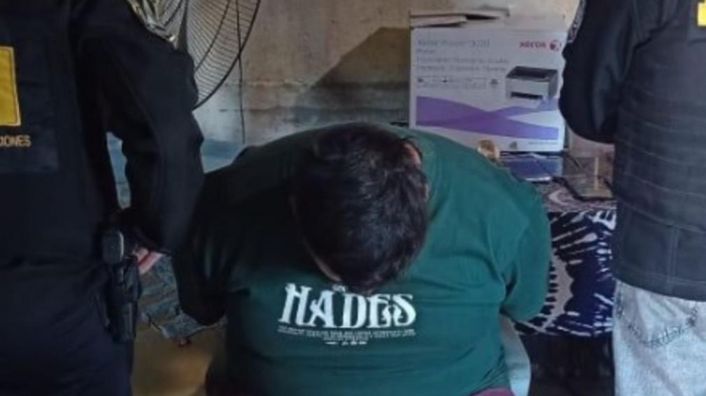 Este es el sujeto que resultó detenido por las autoridades.