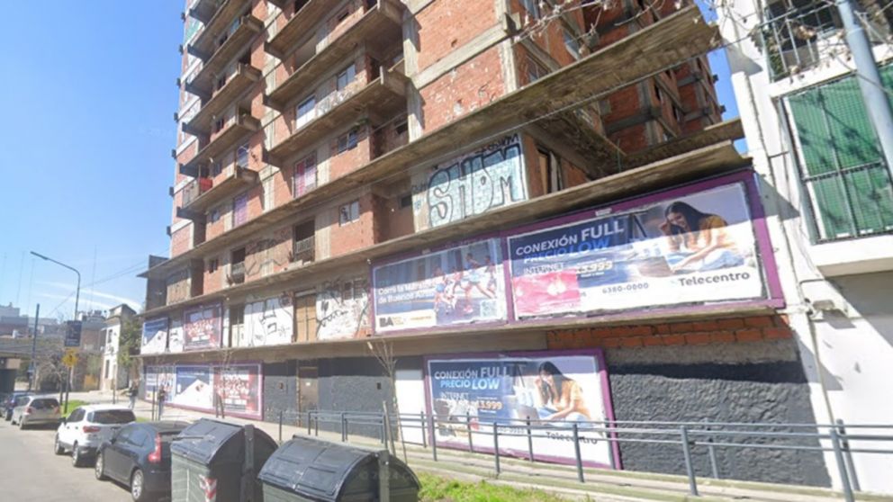 Desalojan el "Elefante Blanco" de Belgrano (Captura de Google Maps).