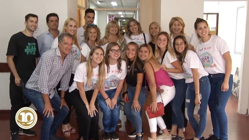 Canal 10 Mar del Plata y la Asociación Civil Super Tenedores celebran los 20 años de la acción solidaria Dia de Reyes y Mucho Más.