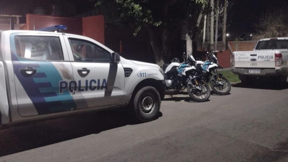 Los pesquisas policiales se apersonaron en el escenario del homicidio.