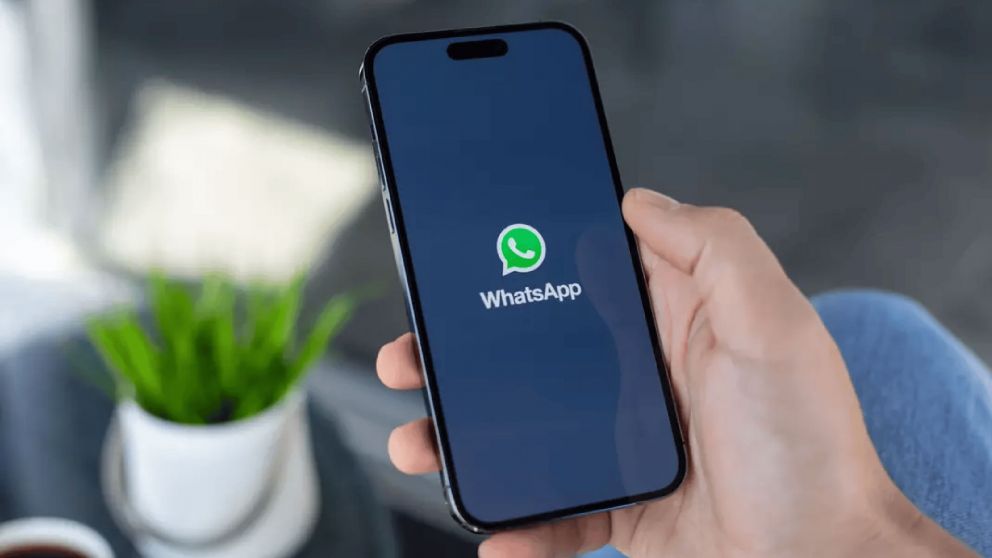 Tomá nota: la función de WhatsApp que tenés que desactivar para que no te roben tus datos bancarios