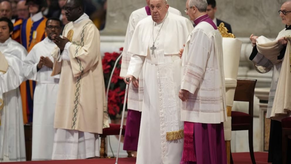 El papa Francisco apeló este miércoles “a proteger la vida” y “cuidar de toda criatura nacida de una mujer” desde su concepción hasta la muerte natural.