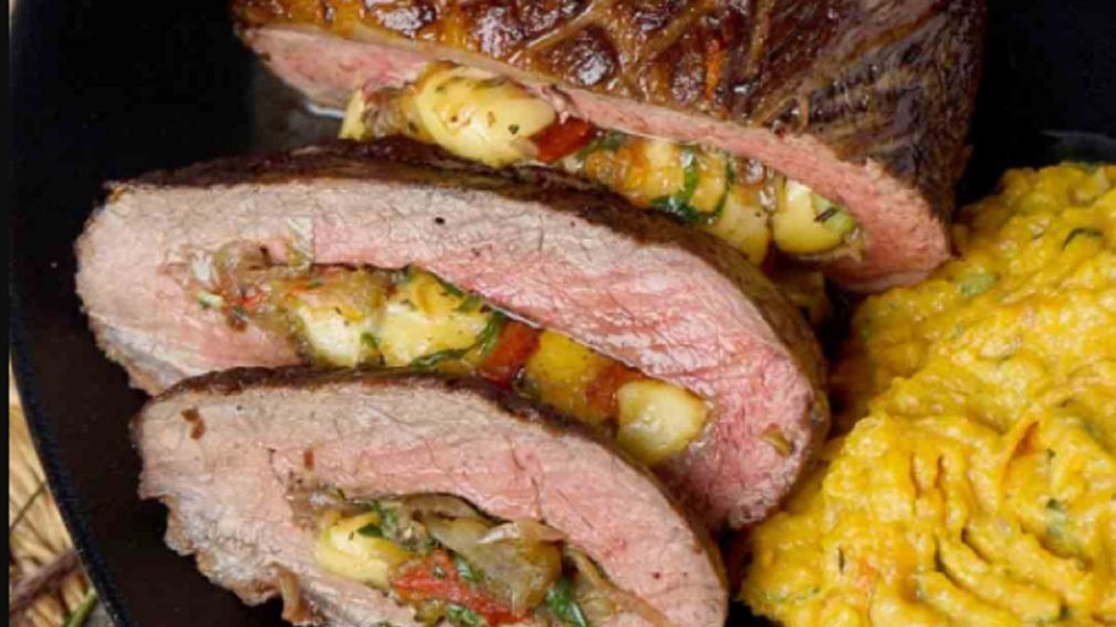 Asado para Año Nuevo: el corte de carne que es "una manteca" para hacer relleno a la parrilla con puré y sale espectacular.