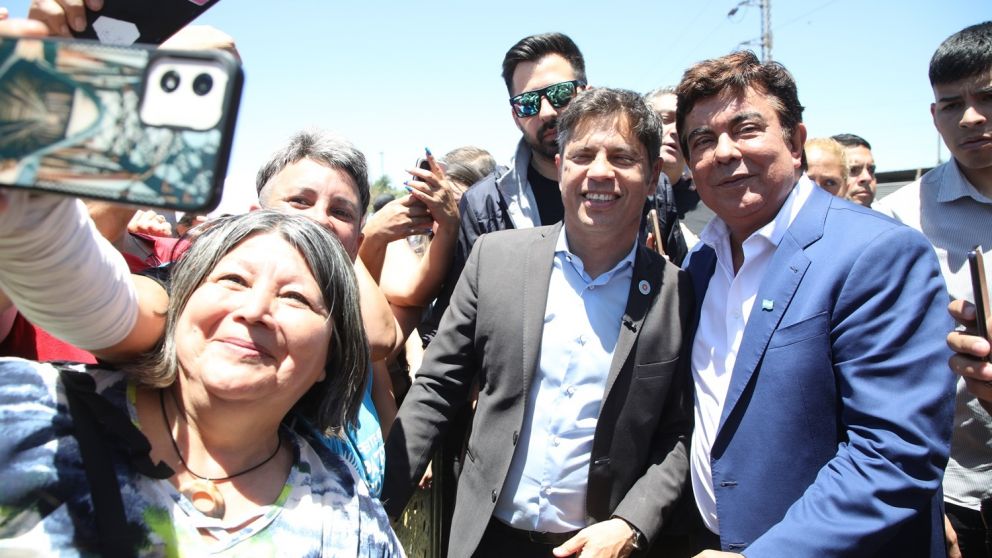 Fernando Espinoza y Axel Kicillof entregaron viviendas del proyecto de urbanizaci�n m�s importante de la Argentina.