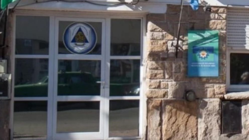 Las autoridades policiales investigan el asesinato a balazos de Sebastián Medina.