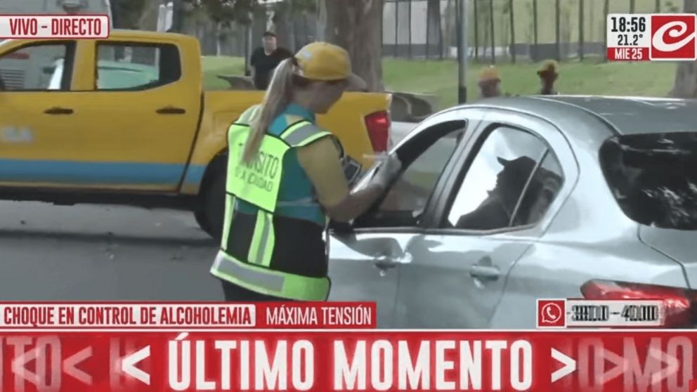 Una agente de Tr�nsito del Gobierno de la Ciudad fue embestida por una conductora de 72 a�os.