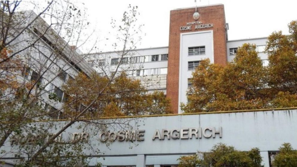Uno de los individuos llegó herido de bala a este hospital.