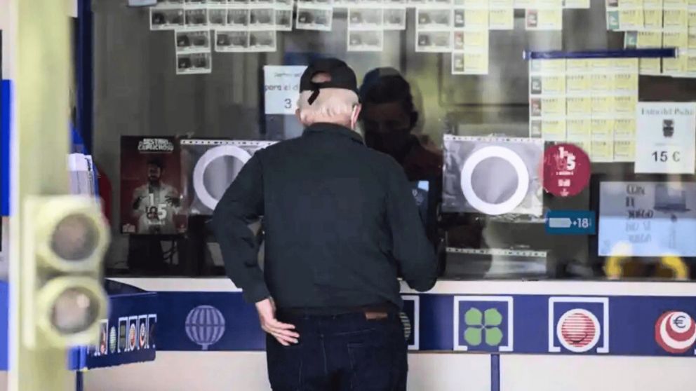 Ganó dos veces la lotería, es millonario, pero vive en una casa rodante y "labura" 24/7.