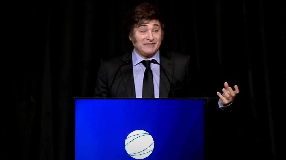 Javier Milei confirmó que negocia un nuevo acuerdo con el FMI.