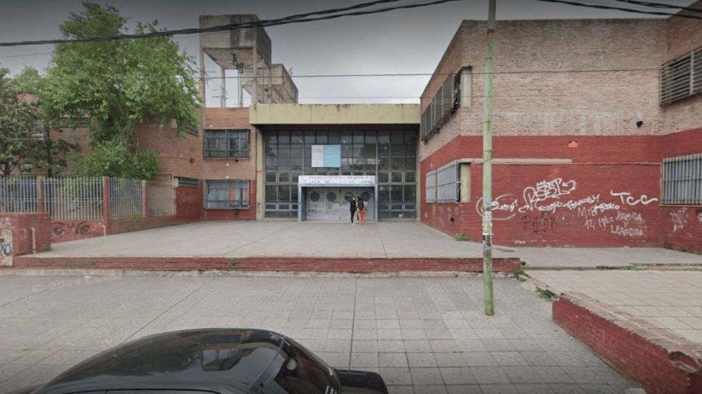 La nena cursa el primer año del secundario en la Escuela Media N° 7 de la zona sur del Gran Buenos Aires (Google Maps).