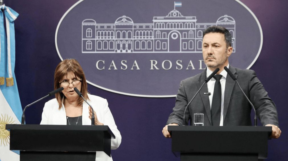 El Gobierno habilitó a las Fuerzas Armadas a colaborar en algunas cuestiones relacionadas con la seguridad interior como amenazas terroristas y en el control de las fronteras.