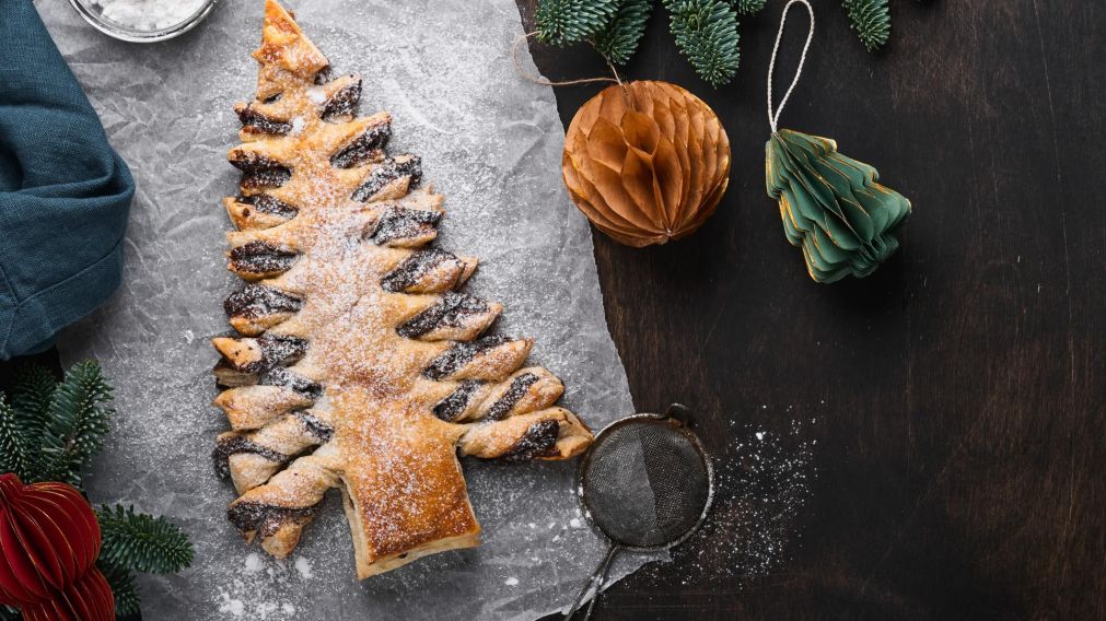 Receta navideña: arbolito de hojaldre relleno de chocolate súper fácil de hacer.
