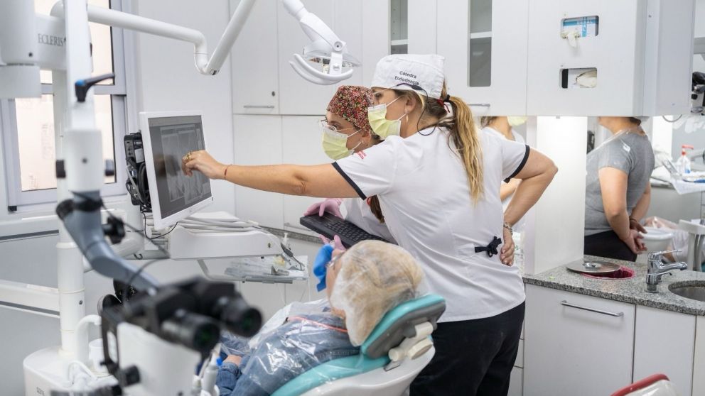 Enero y febrero 2025, la UBA ofrece atenci�n gratuita en odontolog�a.