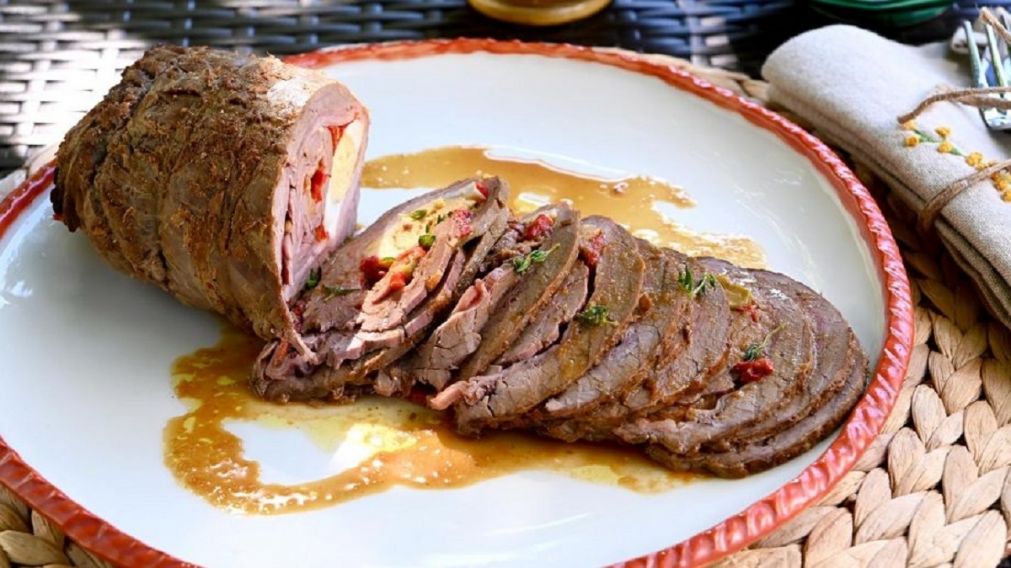 Ni pionono ni vitel toné: la receta que será furor en Navidad y Año Nuevo con un corte de carne barato especial para rellenar.