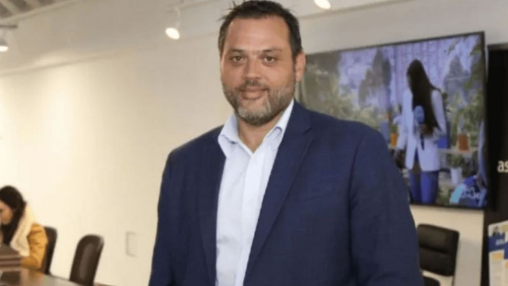 El empresario baleado de 51 años sigue grave.