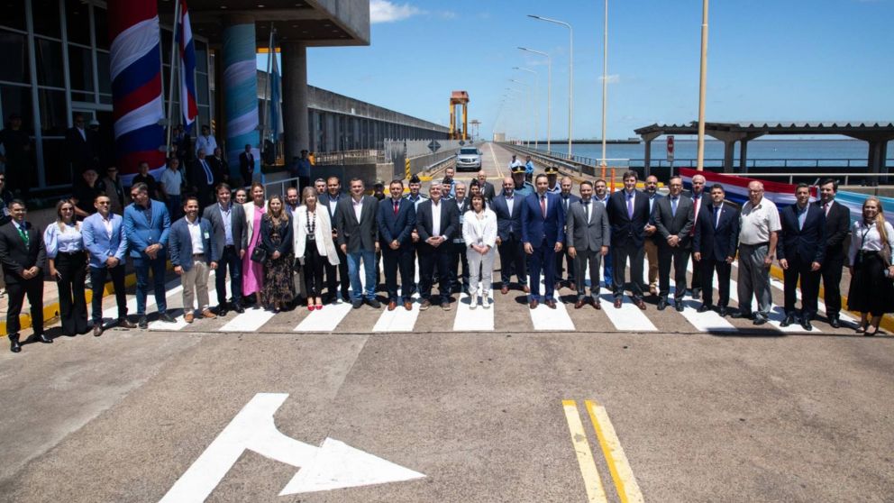 Patricia Bullrich inauguró el Paso Internacional Yacyretá: "Representa la libertad de comerciar de los ciudadanos, son posibilidades para ambos países"