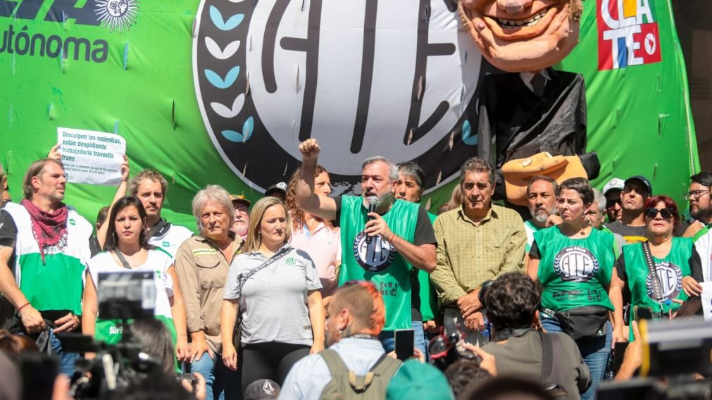 ATE le exigió al Gobierno nacional que anule los exámenes por idoneidad.