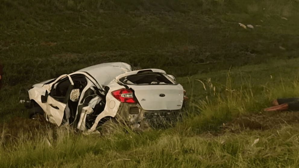 Dos jovenes murieron y dos están grave luego de un impactante choque.