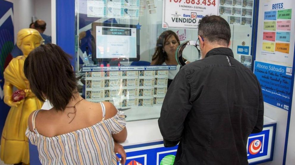En un gran golpe de suerte, el hombre obtuvo el premio mayor de la Quiniela gracias a que frenó a fumar un porro (Imagen ilustrativa).