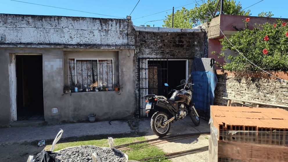 La Policía allanó de urgencia una casa para atrapar a los malvivientes.