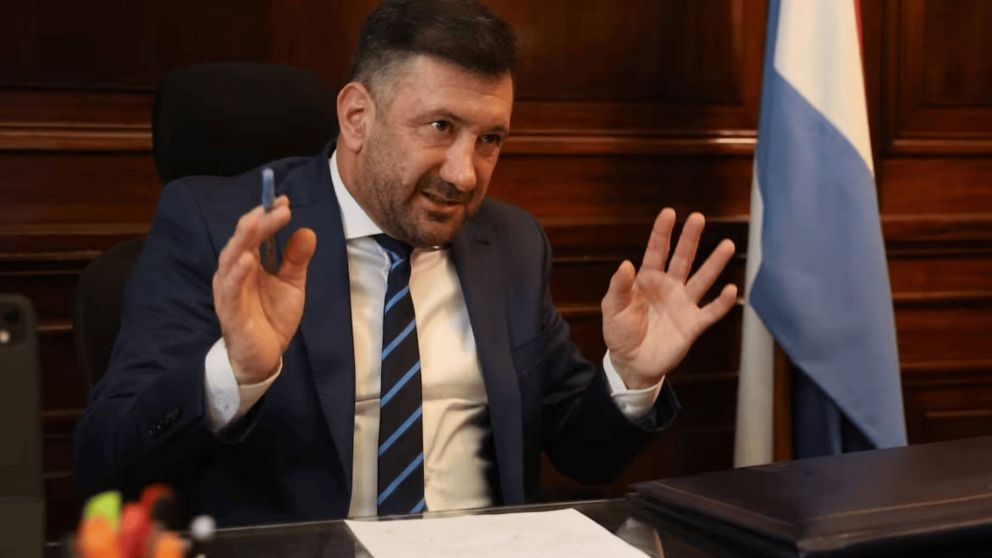 Edgardo Kueider y su secretaria fueron trasladados a un departamento en Asunción para cumplir la prisión domiciliaria