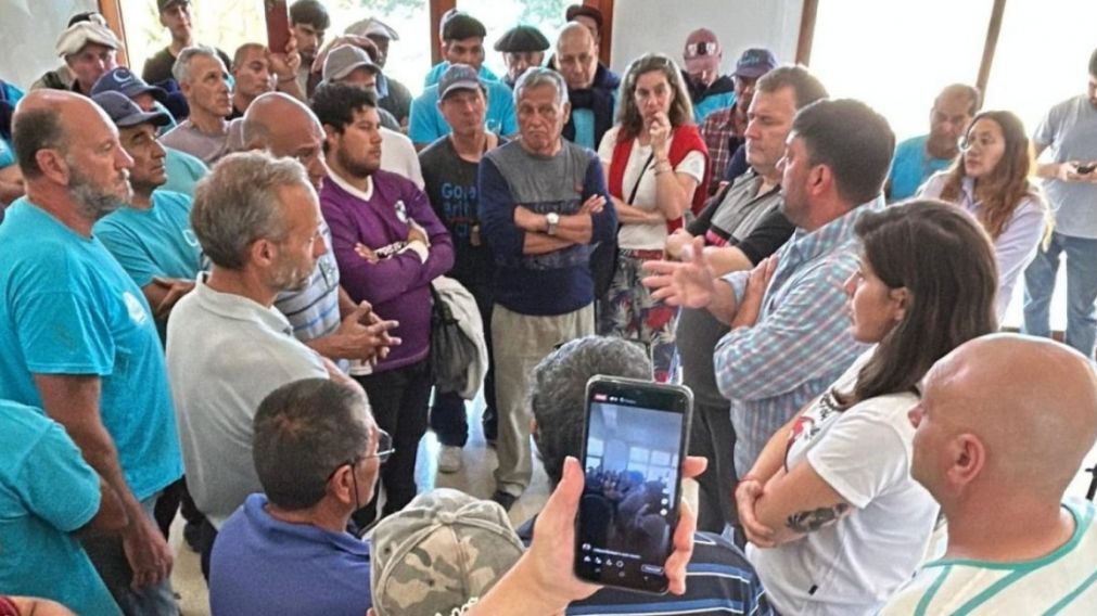 Los trabajadores se presentaron en la Municipalidad en busca de respuestas a sus reclamos.